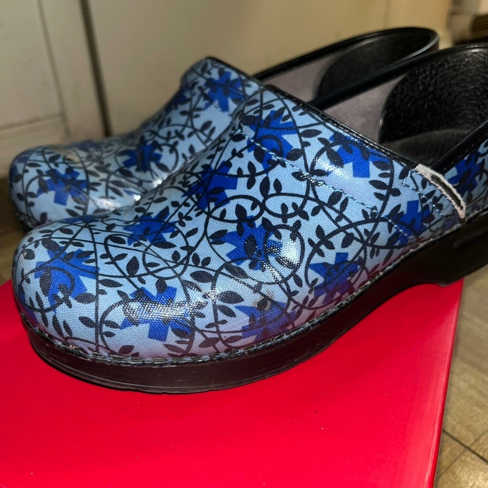 💙Dansko clogs💙